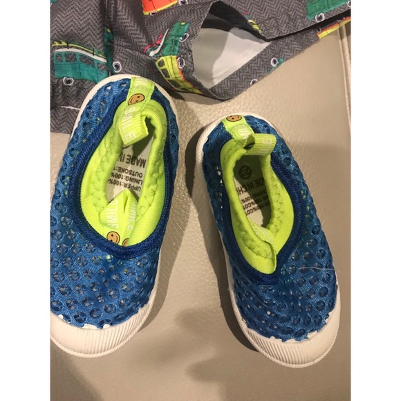 Toddler boy 2 trunks 2 swim shoe bundle LIKE NEW - Picture 5 of 5
